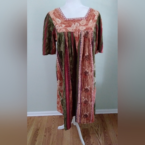 The Vermont Country Store Dresses The Vermont Country Store Falling Leaves Muumuu Lounge